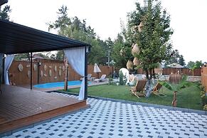 The Jungle Bungalov