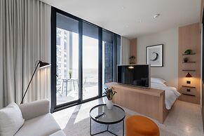 Business Bay Trendy Studio w Pool and Gym