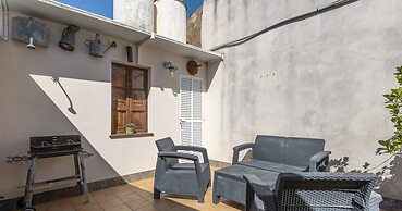 Spacious Villa With Garden