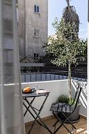 Elliot Petralona, Athens