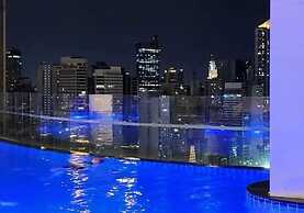 Gramercy 2 bedrooms w Balcony City View