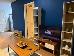 Gramercy 2 bedrooms w Balcony City View