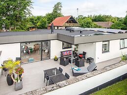 5 Star Holiday Home in Borkop
