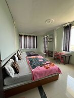 Hotel Dev Resort