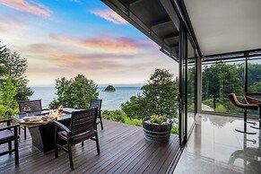 Fireplace Suite - Ocean Views & Beach