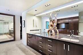 Fireplace Suite - Ocean Views & Beach