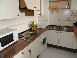 Apartment Near Roses Beach With Pool