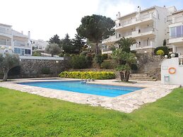 Apartment Near Roses Beach With Pool