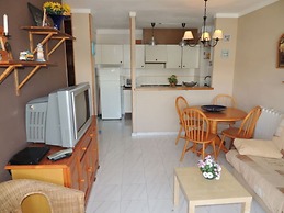 Apartment Near Roses Beach With Pool