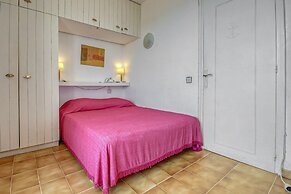House in Rosas With Waterfront & Beach Nearby