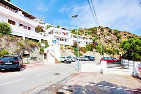 House in Rosas With Waterfront & Beach Nearby