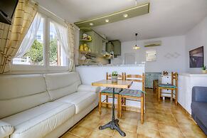 House in Rosas With Waterfront & Beach Nearby