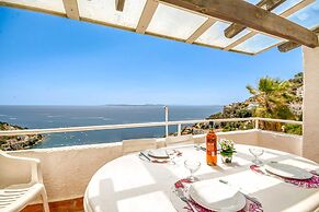 House in Rosas With Waterfront & Beach Nearby