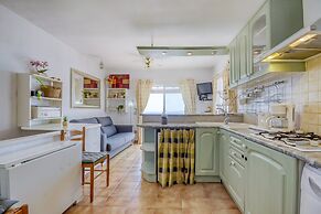 House in Rosas With Waterfront & Beach Nearby