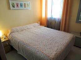 Apartment by Roses Beach With Pool
