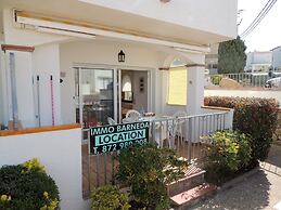 Apartment by Roses Beach With Pool