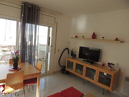 Apartment by Roses Beach With Pool