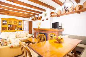 Villa in Pollensa With Private Pool & Views