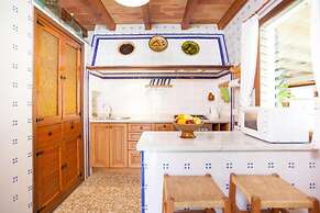Villa in Pollensa With Private Pool & Views