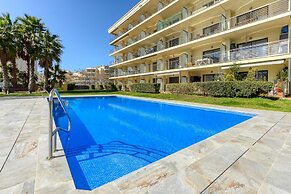 Apartment in Roses by the Beach With Pool