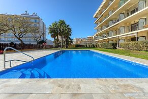 Apartment in Roses by the Beach With Pool