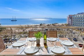 Apartment in Roses by the Beach With Pool