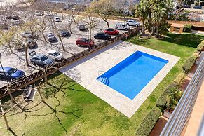 Apartment in Roses by the Beach With Pool