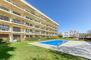 Apartment in Roses by the Beach With Pool