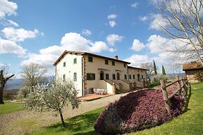 Apartment in Tuscany Near Vineyards