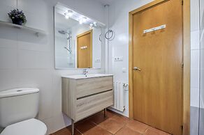 Centrally Heated Apt. in Roses