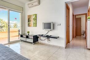 Apartment in Roses With Waterfront Views