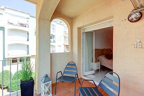 Beachside Stay w/ Pools
