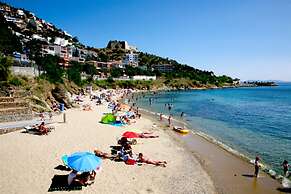 Apartment in Roses Near Sandy Beach