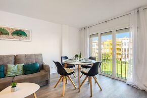 Apartment in Empuriabrava Near Beach
