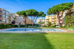 Apartment in Empuriabrava Near Beach