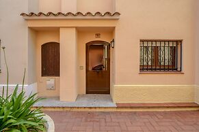 Apartment in Empuriabrava Near Beach