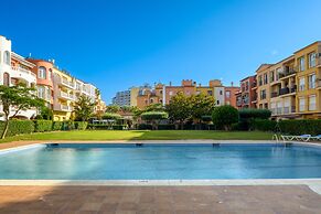 Apartment in Empuriabrava Near Beach
