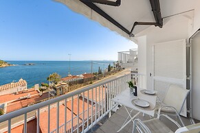 Apartment in Roses Near Canyelles Beach