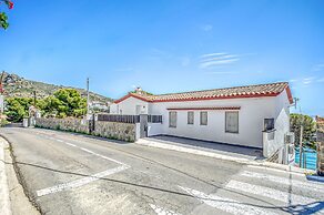 Beachfront Apartment in Platja Almadrava