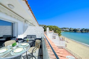 Beachfront Apartment in Platja Almadrava