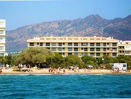 Apartment in Roses Near Sandy Beach