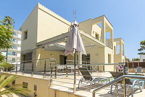 Elegant Villa With Pool