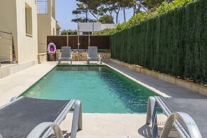 Elegant Villa With Pool