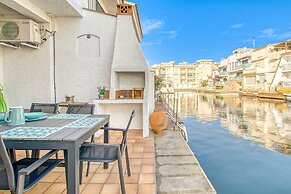 Rustic Chic w/ Mooring Spot