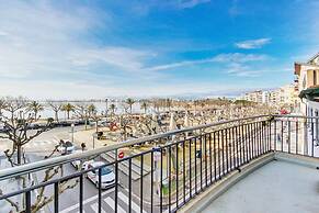Apartment in Roses by the Beach
