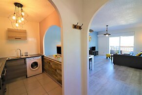 Apartment in Roses With Waterfront Views
