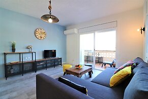 Apartment in Roses With Waterfront Views