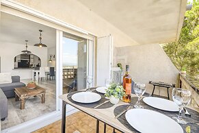 Apartment in Roses With Waterfront Views