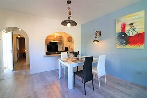 Apartment in Roses With Waterfront Views
