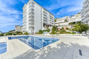 Apartment in Roses With Stunning Beachfront Views